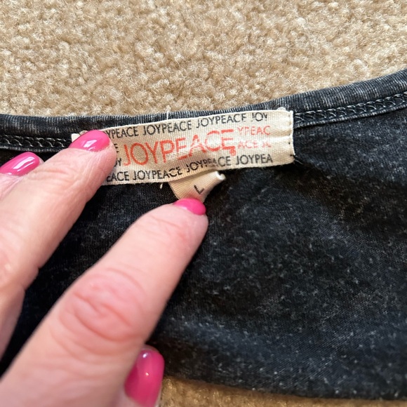 Joy Peace t shirt - Picture 2 of 3